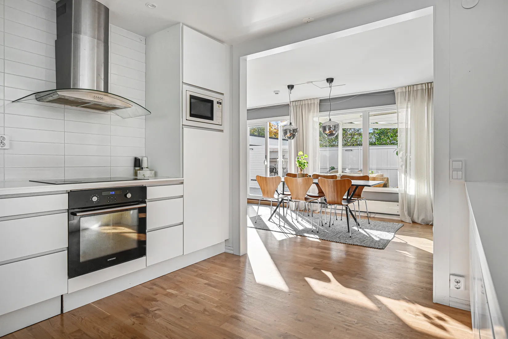 Radhus, Sleipnervägen 26, Sjukyrkoberget, Upplands Väsby