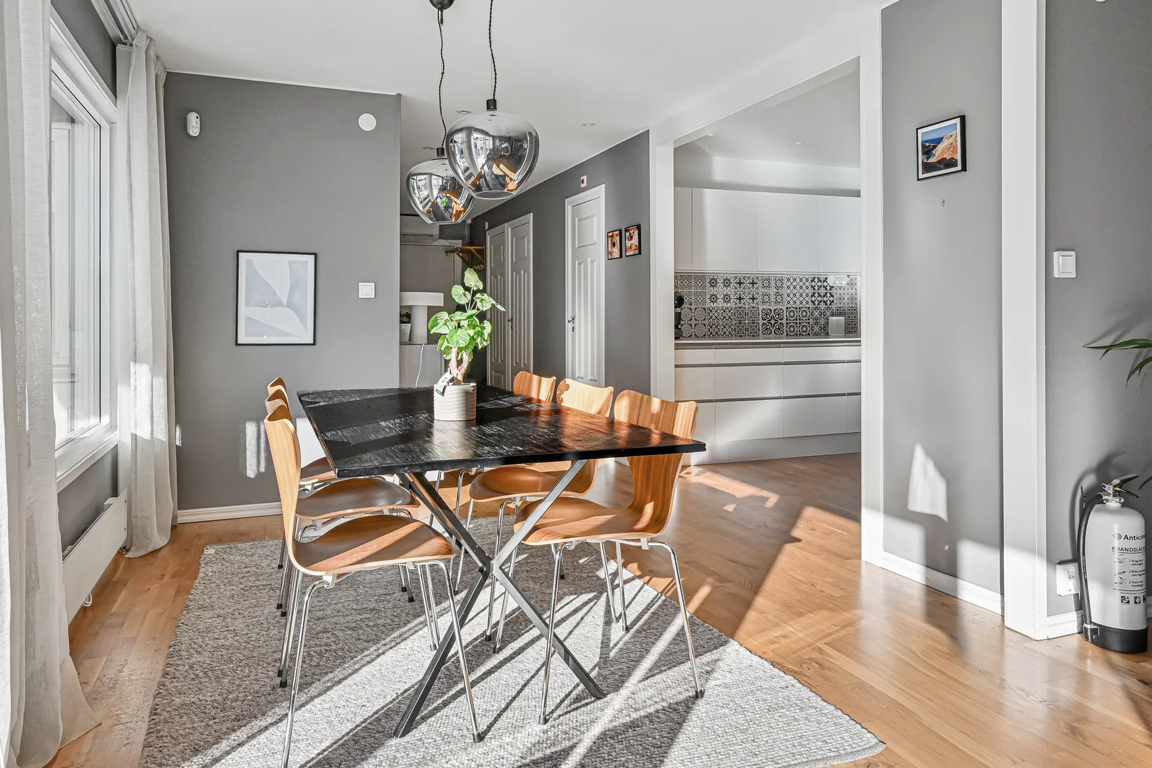 Radhus, Sleipnervägen 26, Sjukyrkoberget, Upplands Väsby