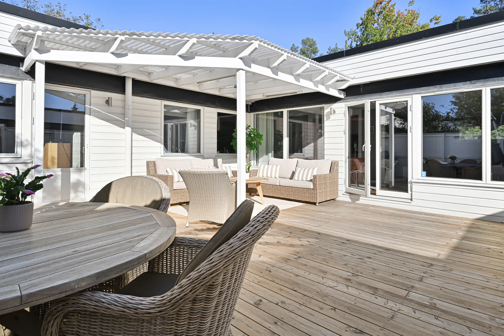Radhus, Sleipnervägen 26, Sjukyrkoberget, Upplands Väsby