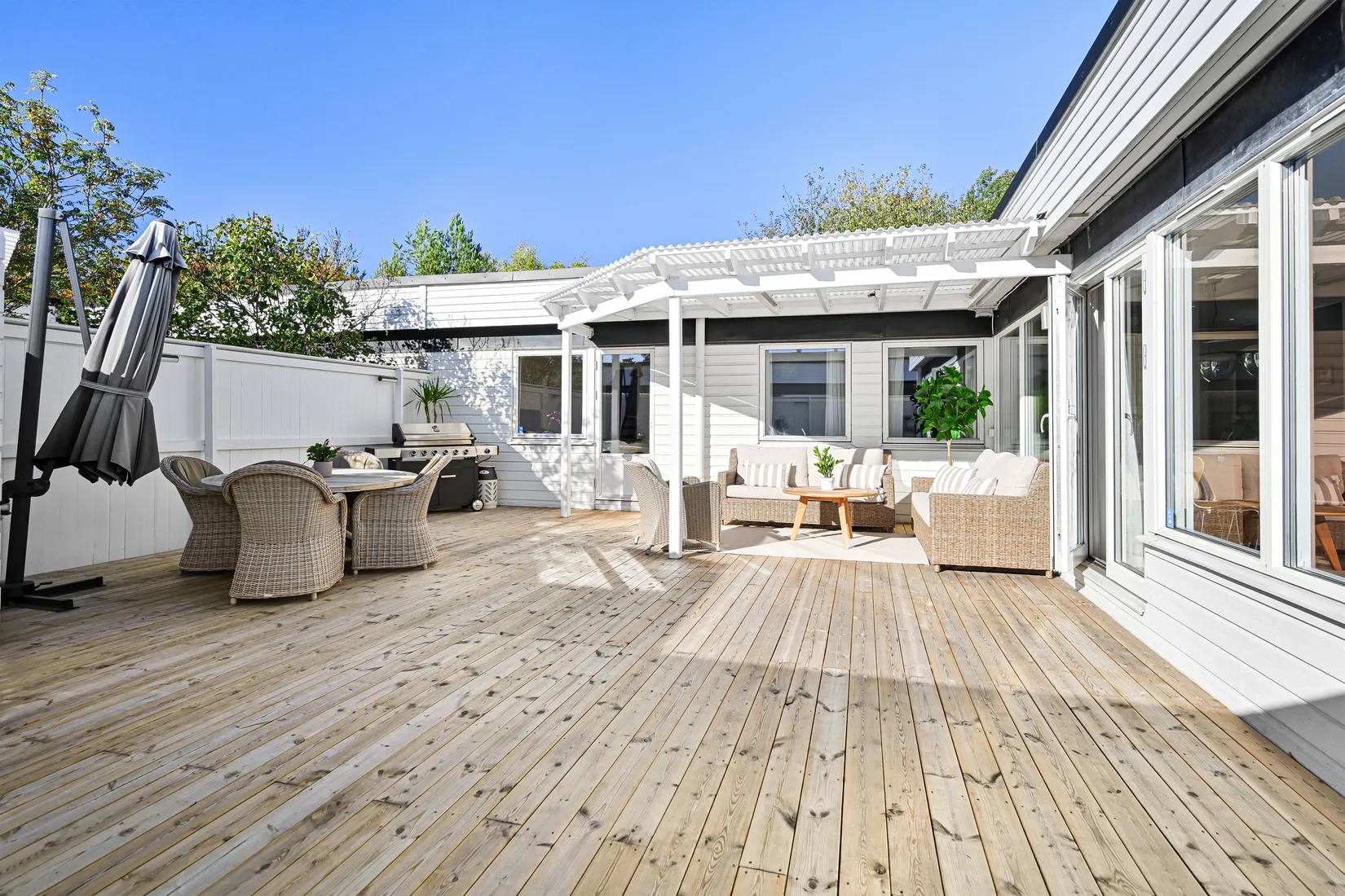 Radhus, Sleipnervägen 26, Sjukyrkoberget, Upplands Väsby