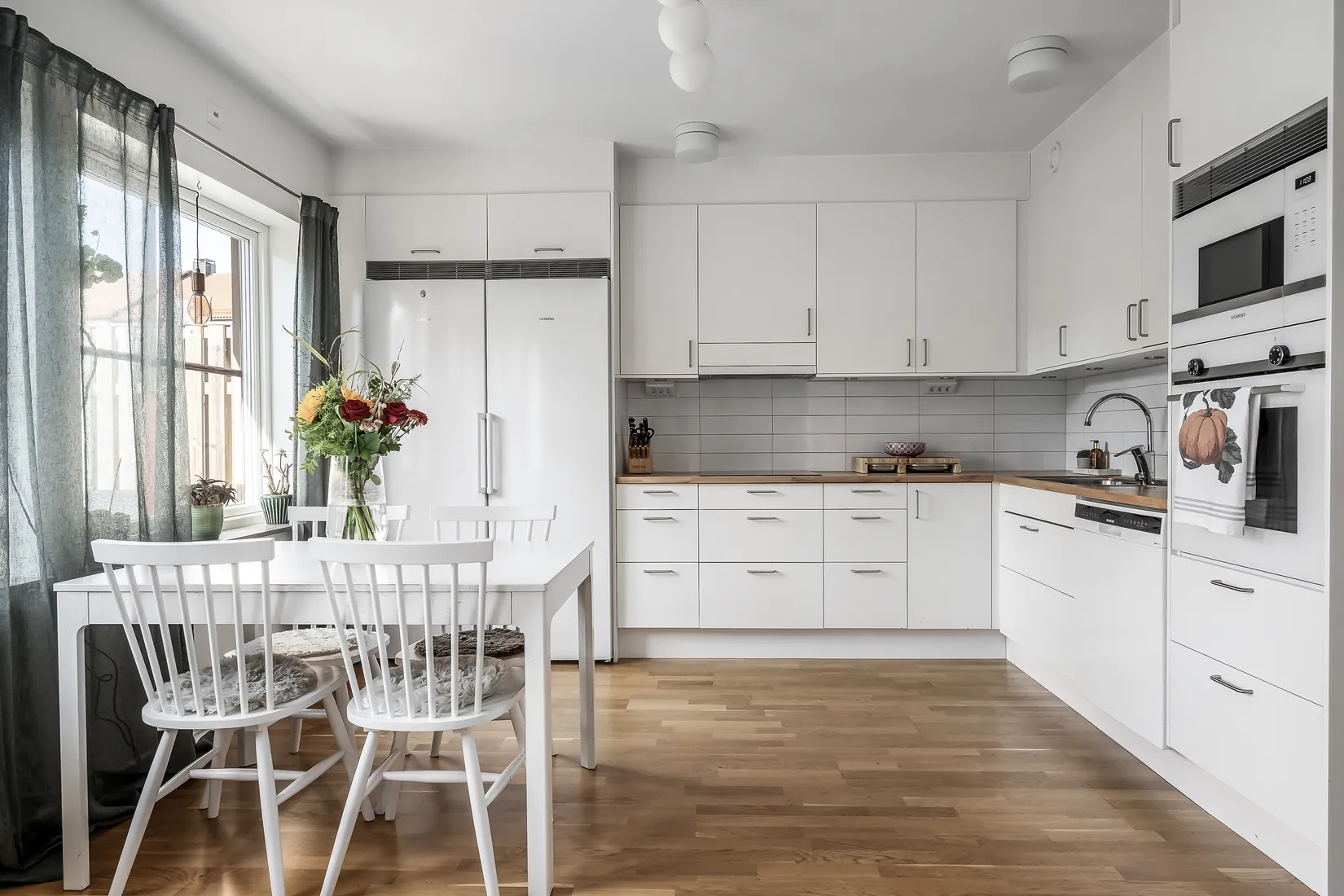 Radhus, Kolonilottsvägen 93, Lillgården, Haninge