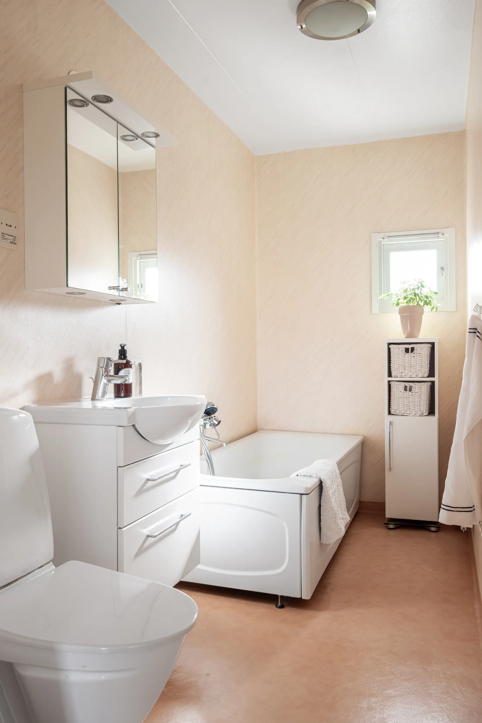 Radhus, Skorpionens väg 10, Kyrkbyn, Staffanstorp