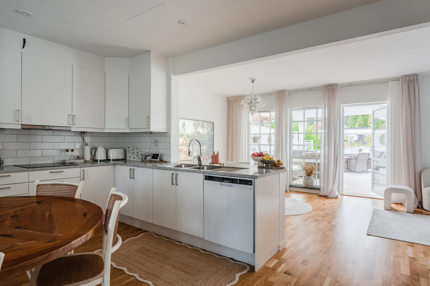 Radhus, Vaksala-Lunda 82C, Jälla, Uppsala