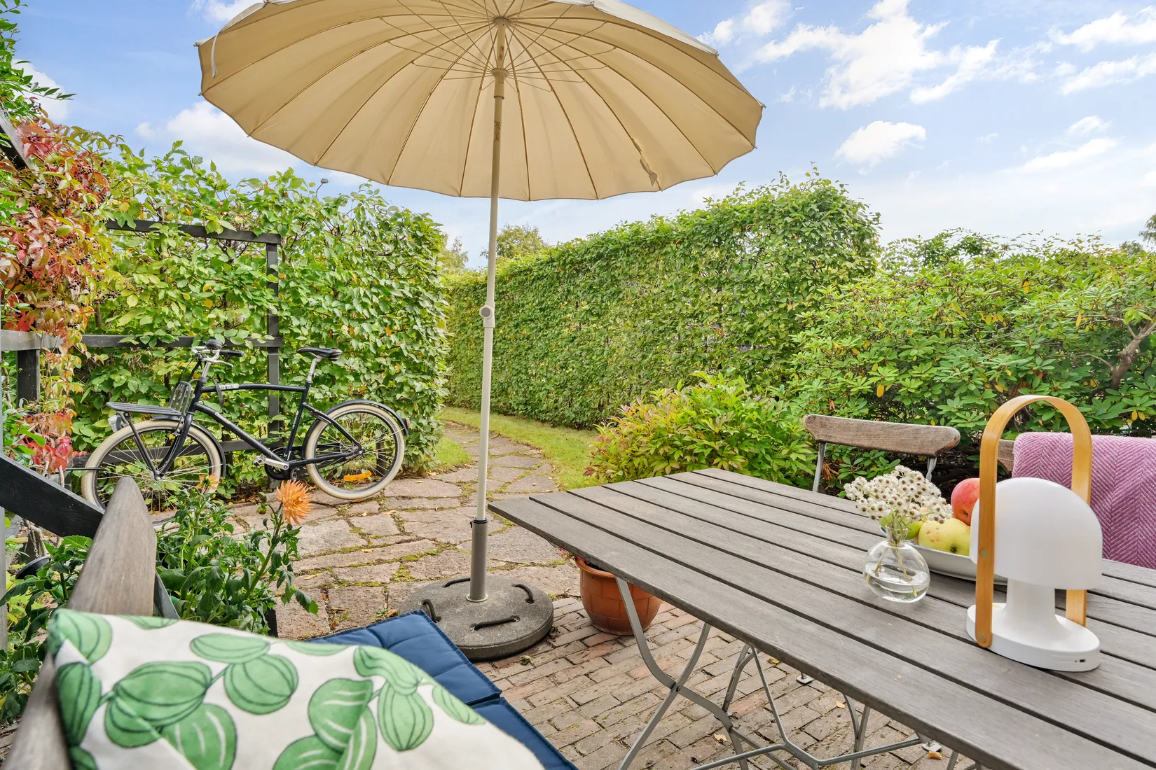 Radhus, Lövåsvägen 28, Helenelund, Sollentuna