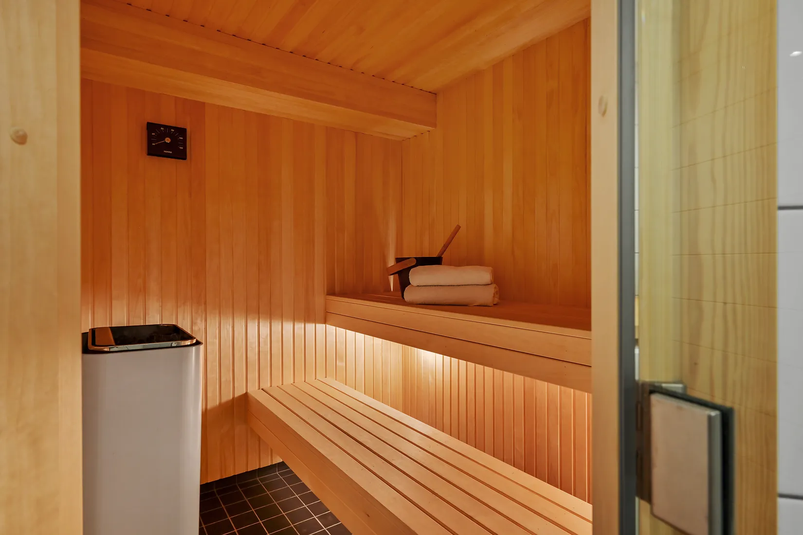 Radhus, Lövåsvägen 28, Helenelund, Sollentuna