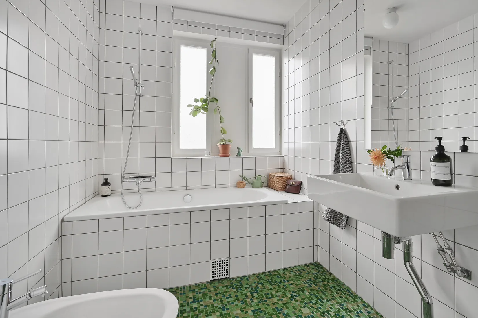 Radhus, Lövåsvägen 28, Helenelund, Sollentuna