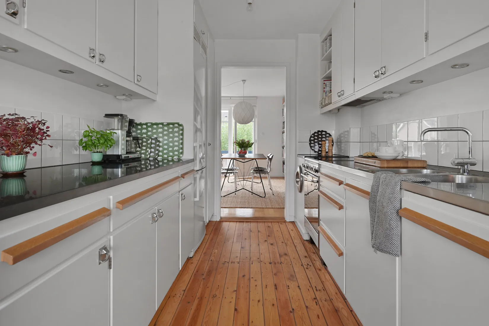 Radhus, Lövåsvägen 28, Helenelund, Sollentuna