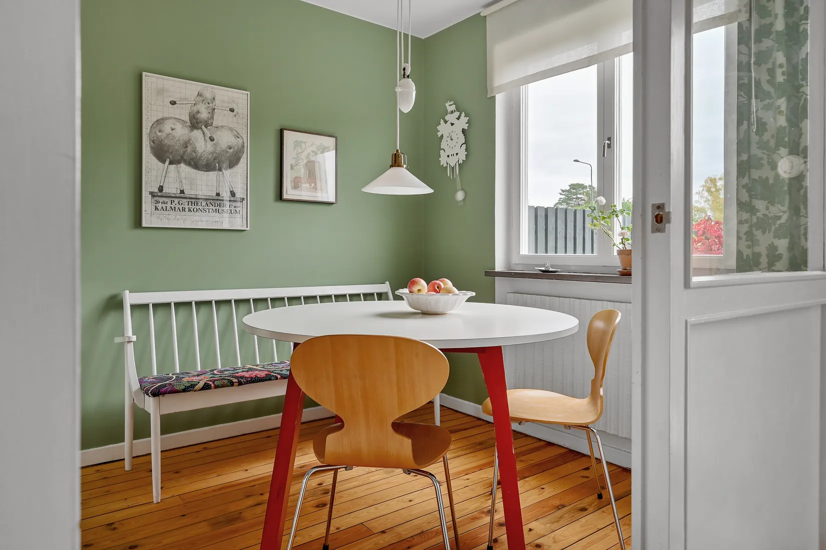Radhus, Lövåsvägen 28, Helenelund, Sollentuna