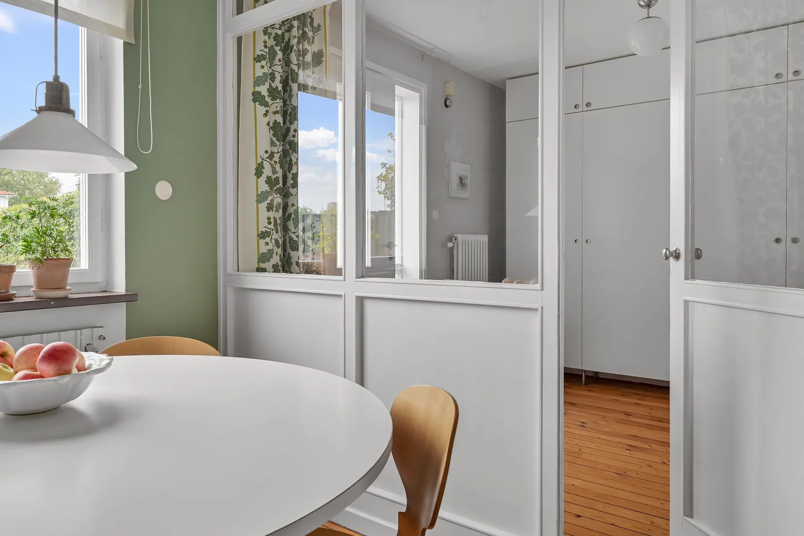 Radhus, Lövåsvägen 28, Helenelund, Sollentuna