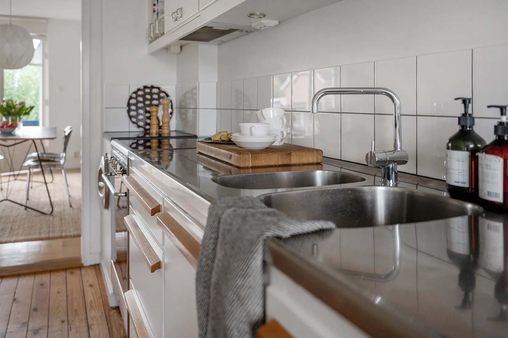 Radhus, Lövåsvägen 28, Helenelund, Sollentuna