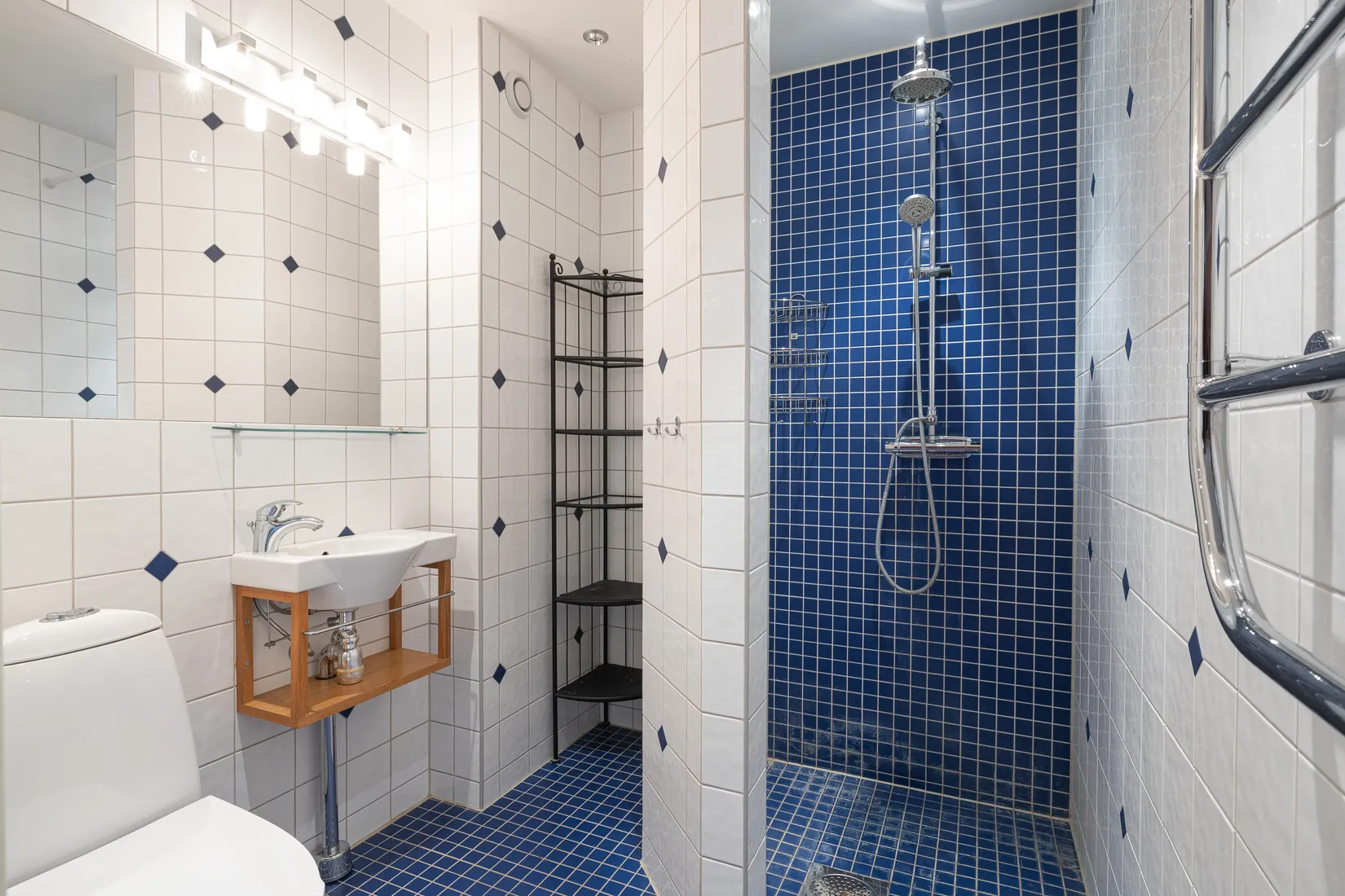 Radhus, Rosenhillsvägen 55, Bollstanäs, Upplands Väsby
