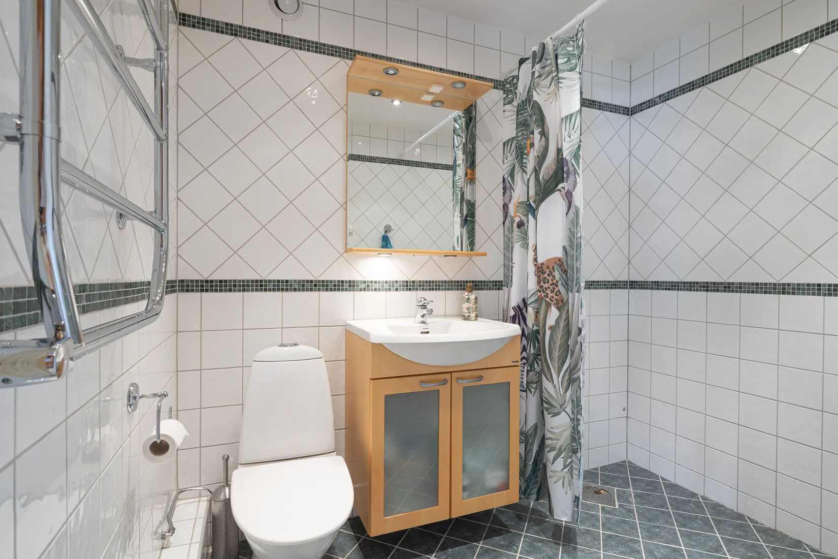 Radhus, Rosenhillsvägen 55, Bollstanäs, Upplands Väsby