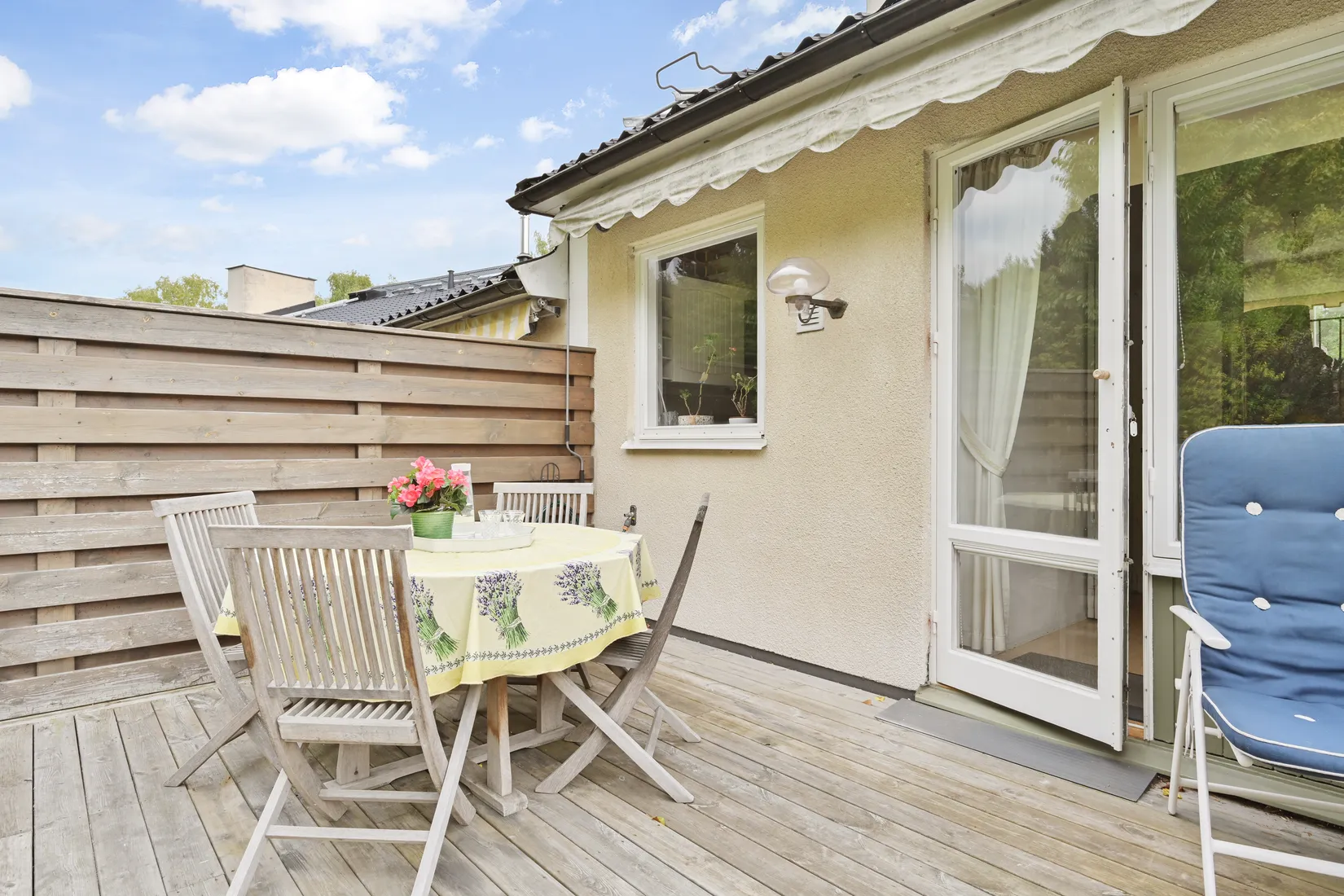 Radhus, Vaxmyravägen 5, Runby, Upplands Väsby