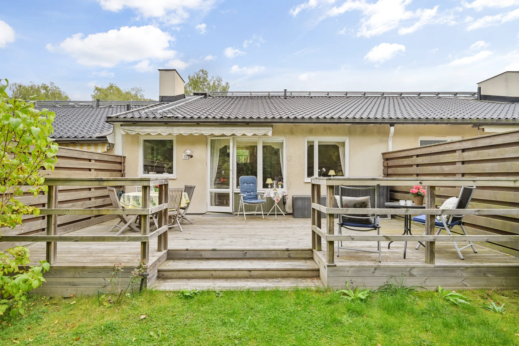 Radhus, Vaxmyravägen 5, Runby, Upplands Väsby