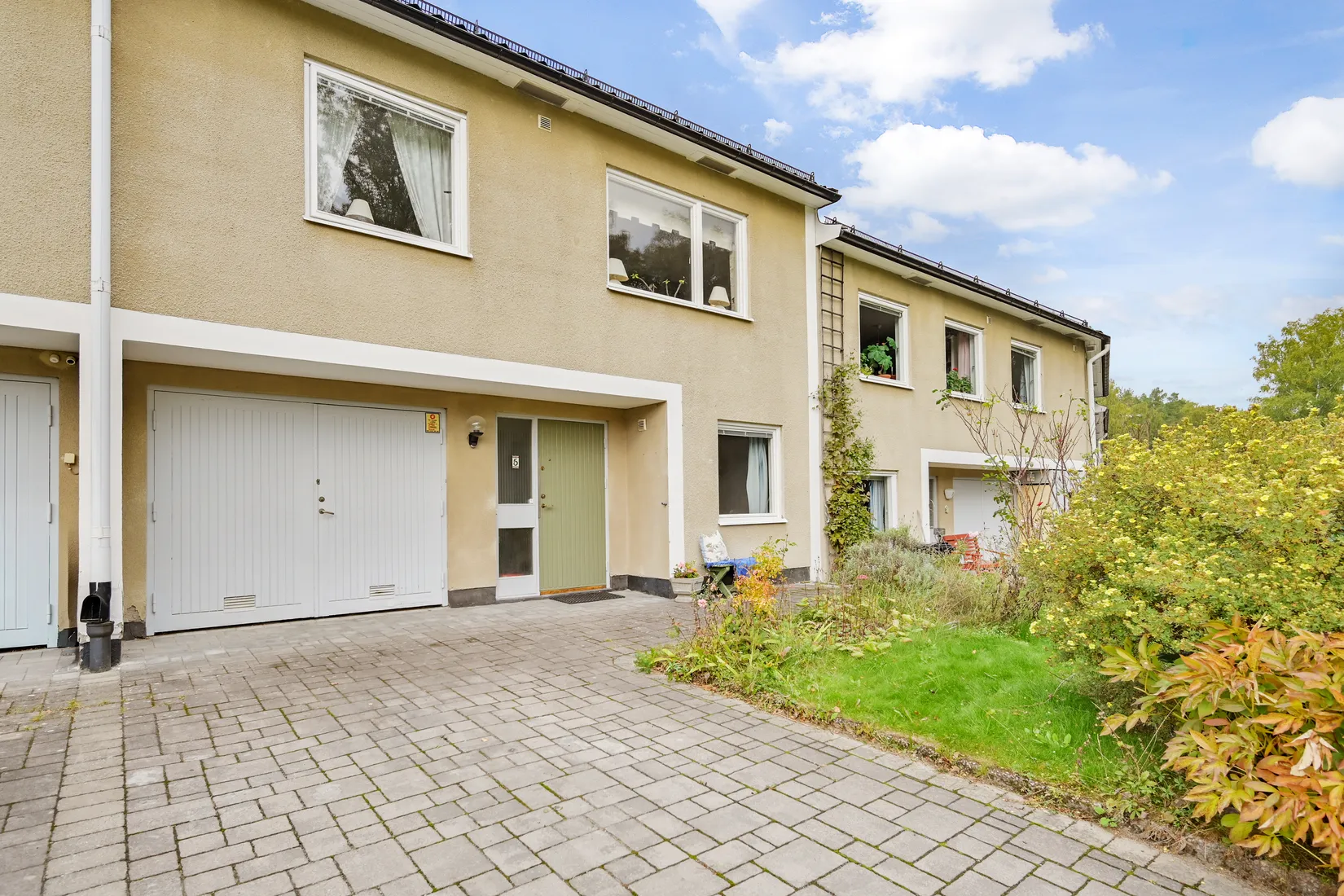 Radhus, Vaxmyravägen 5, Runby, Upplands Väsby