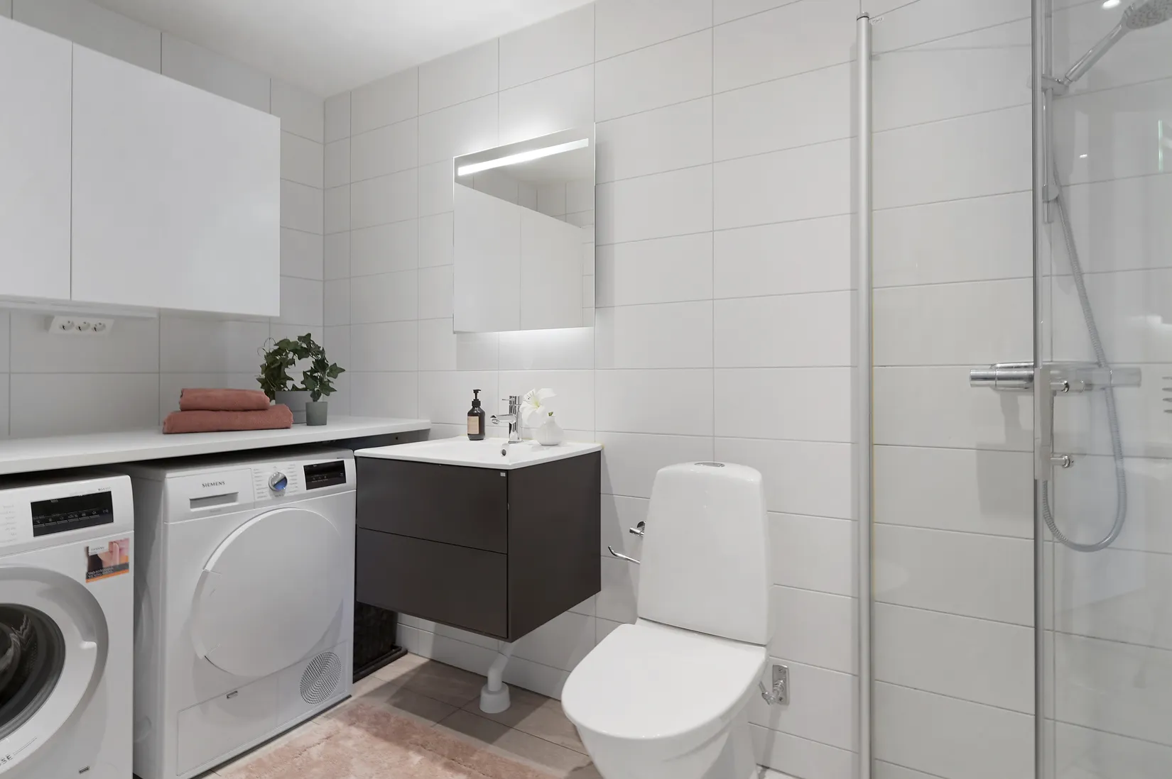 Radhus, Stuterivägen 37, Vattmyra, Järfälla