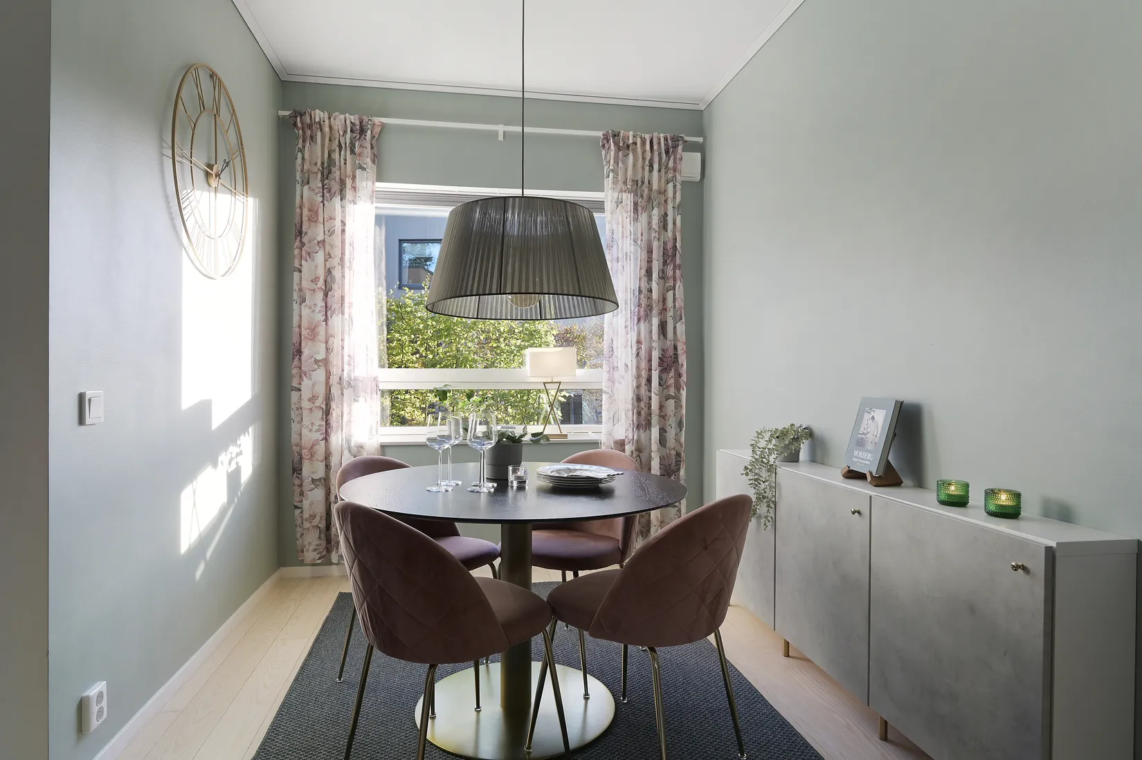 Radhus, Stuterivägen 37, Vattmyra, Järfälla