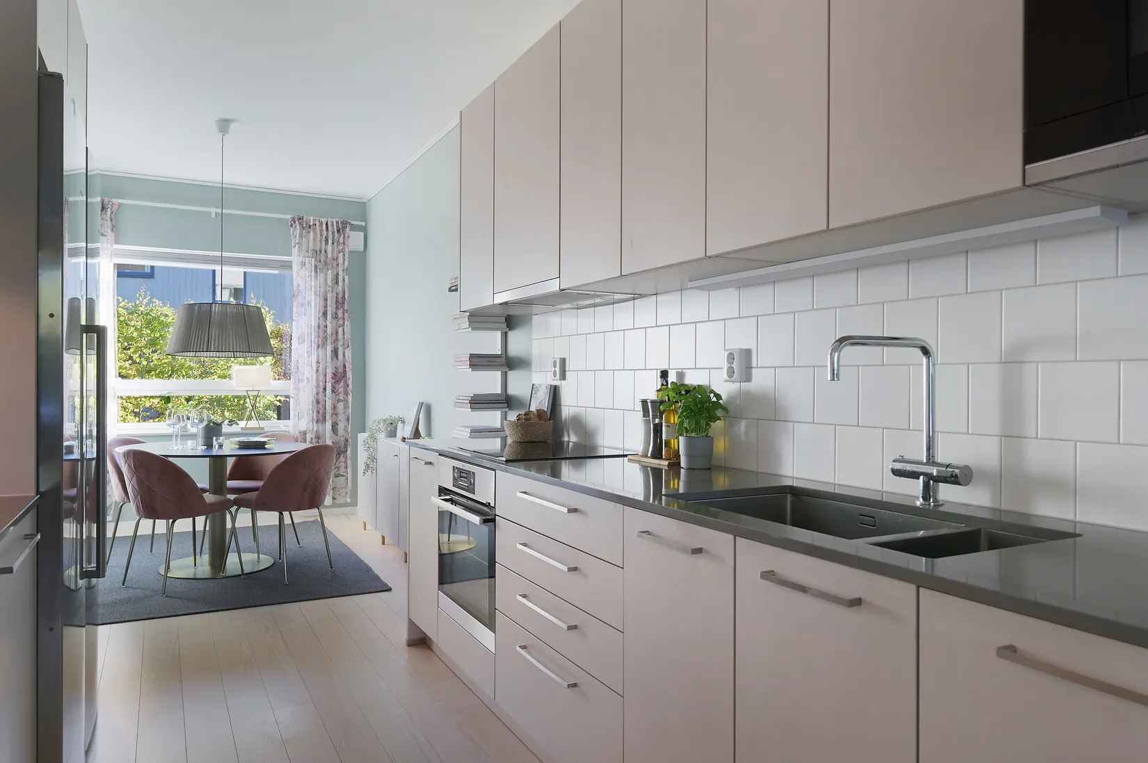 Radhus, Stuterivägen 37, Vattmyra, Järfälla