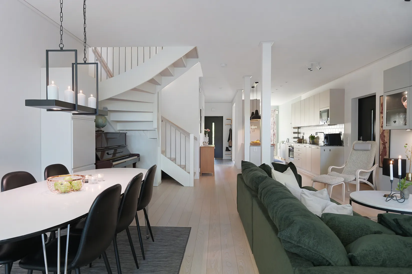 Radhus, Stuterivägen 37, Vattmyra, Järfälla