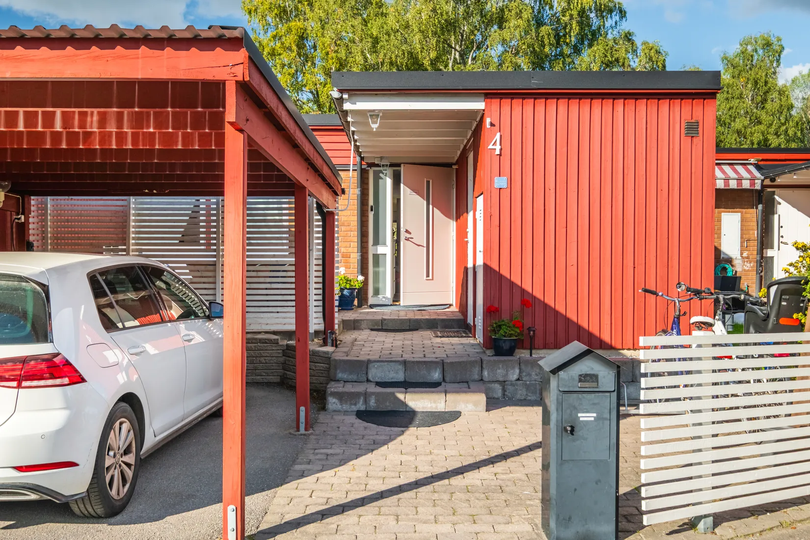 Radhus, Diskusgränd 4, Viksjö, Järfälla