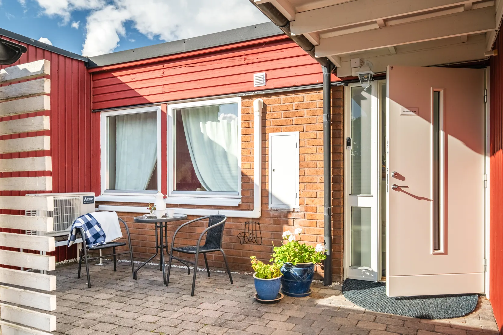 Radhus, Diskusgränd 4, Viksjö, Järfälla