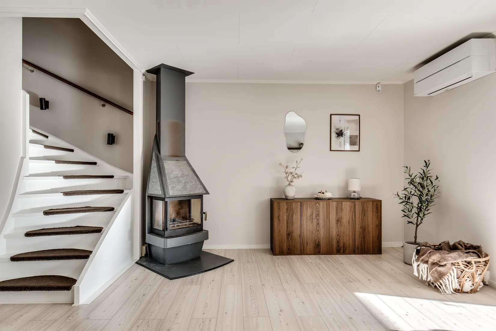 Radhus, Rymdgatan 11, Östra Steninge, Sigtuna