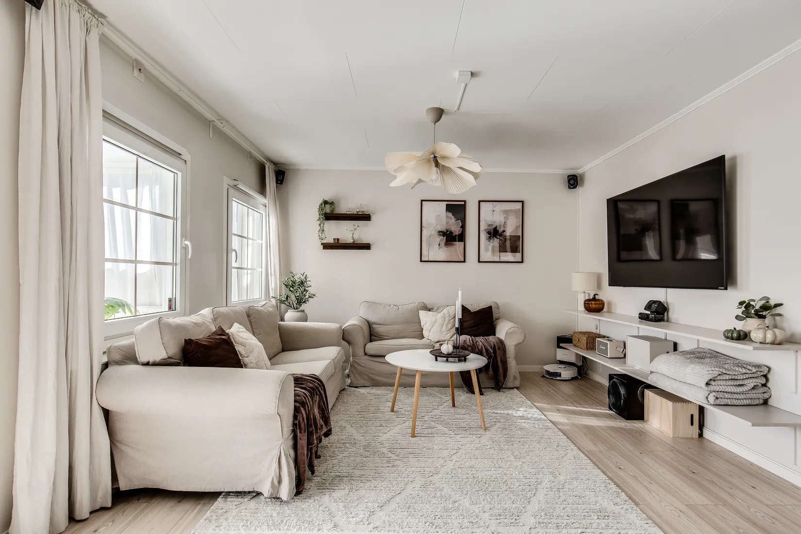 Radhus, Rymdgatan 11, Östra Steninge, Sigtuna
