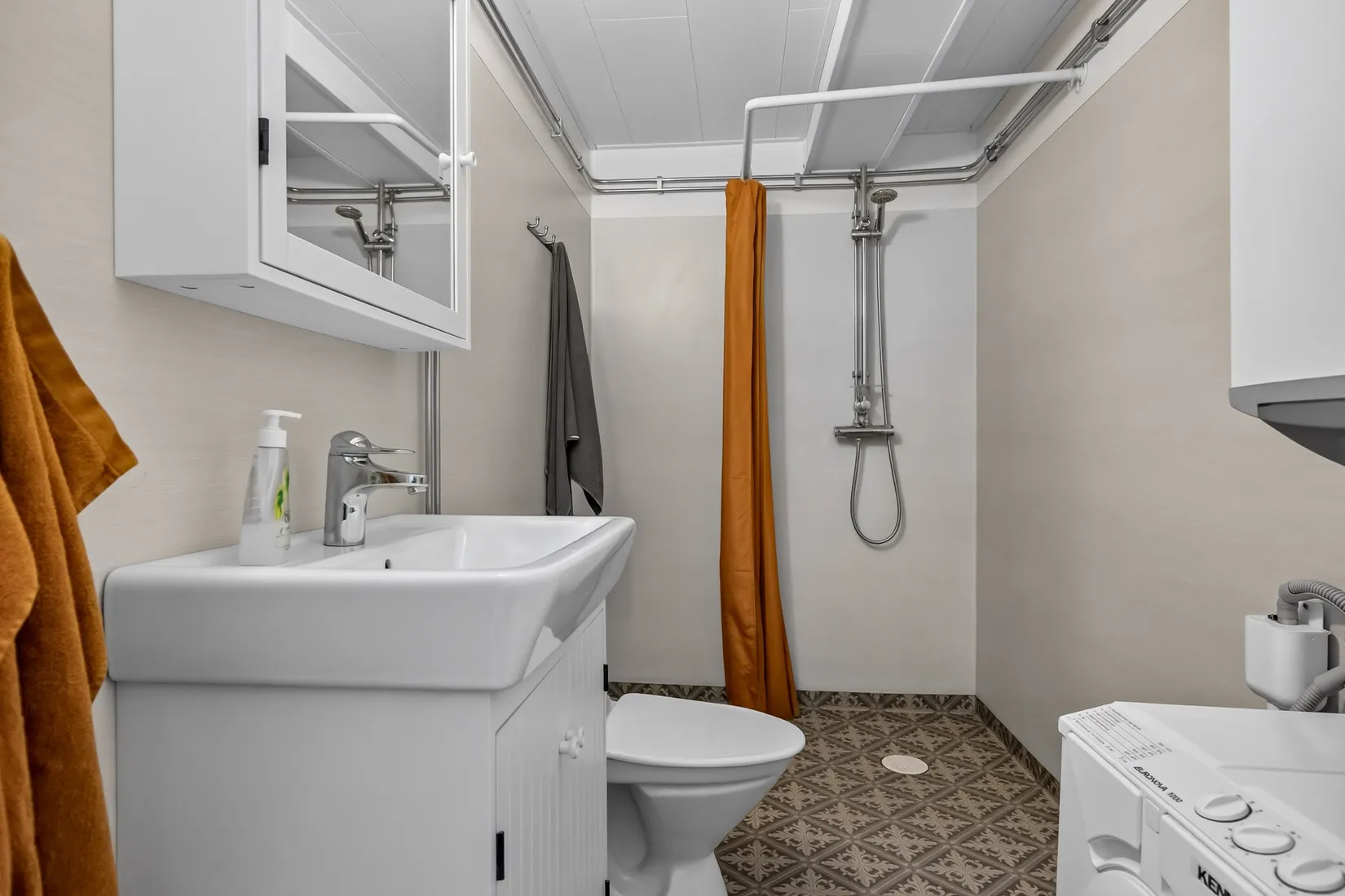 Villa, Skölv 301, Skölv strax utanför Glanshammar, Örebro