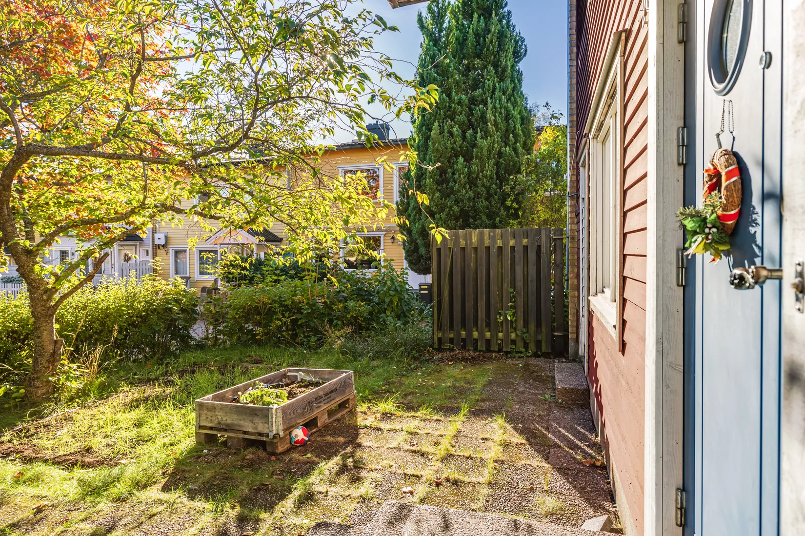 Radhus, Varpholmsgränd 20, Skärholmen, Stockholm