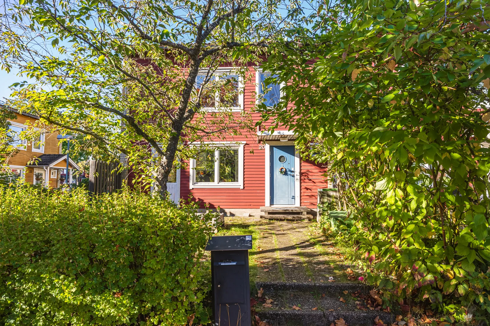 Radhus, Varpholmsgränd 20, Skärholmen, Stockholm