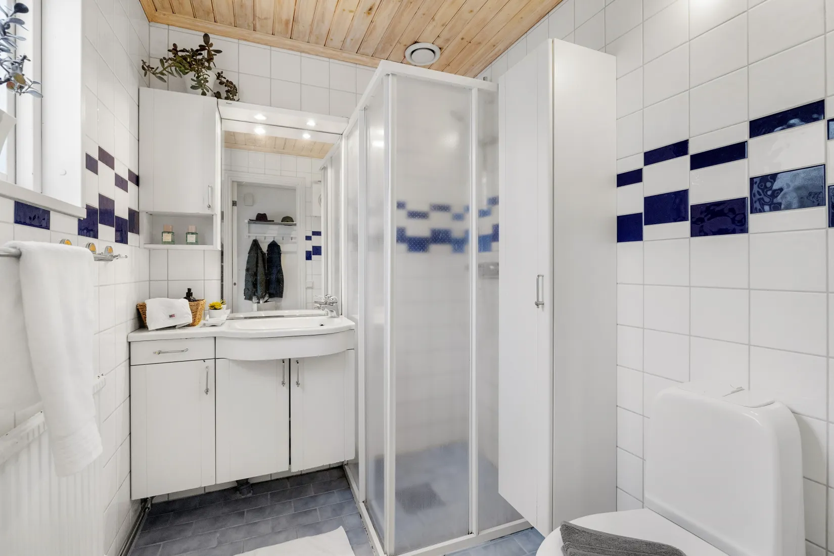 Villa, Östra Banvägen 1D, Österskär, Österåker
