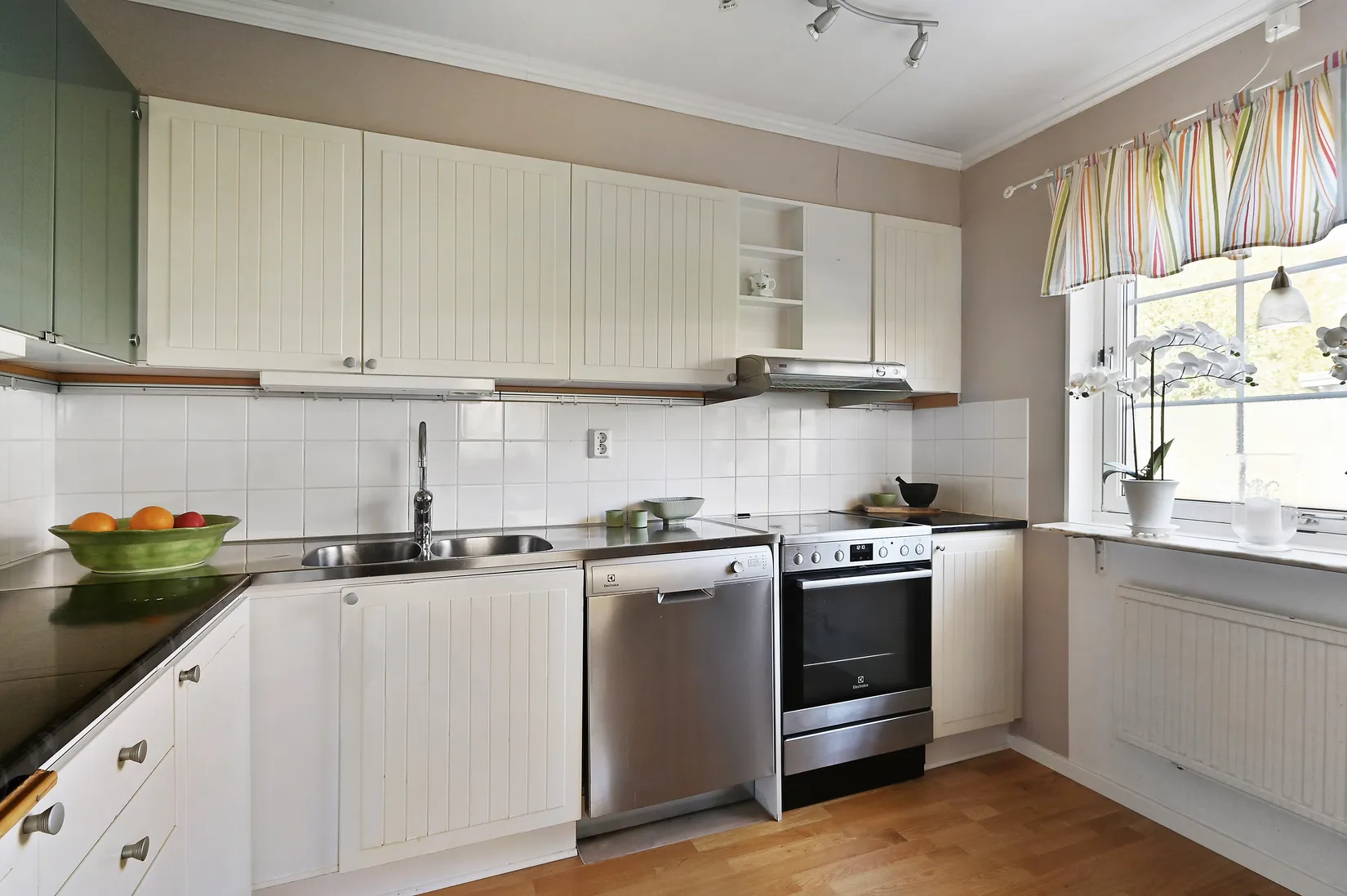Radhus, Balettvägen 72, Huddinge