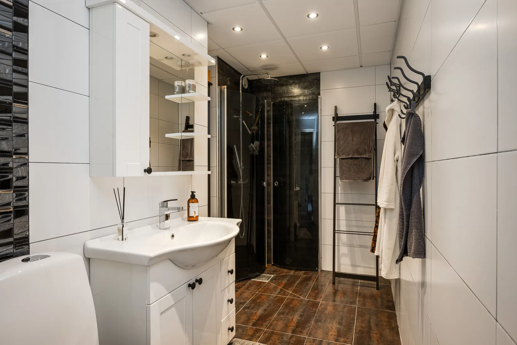 Radhus, Logevägen 9, Klockarberget, Sundsvall