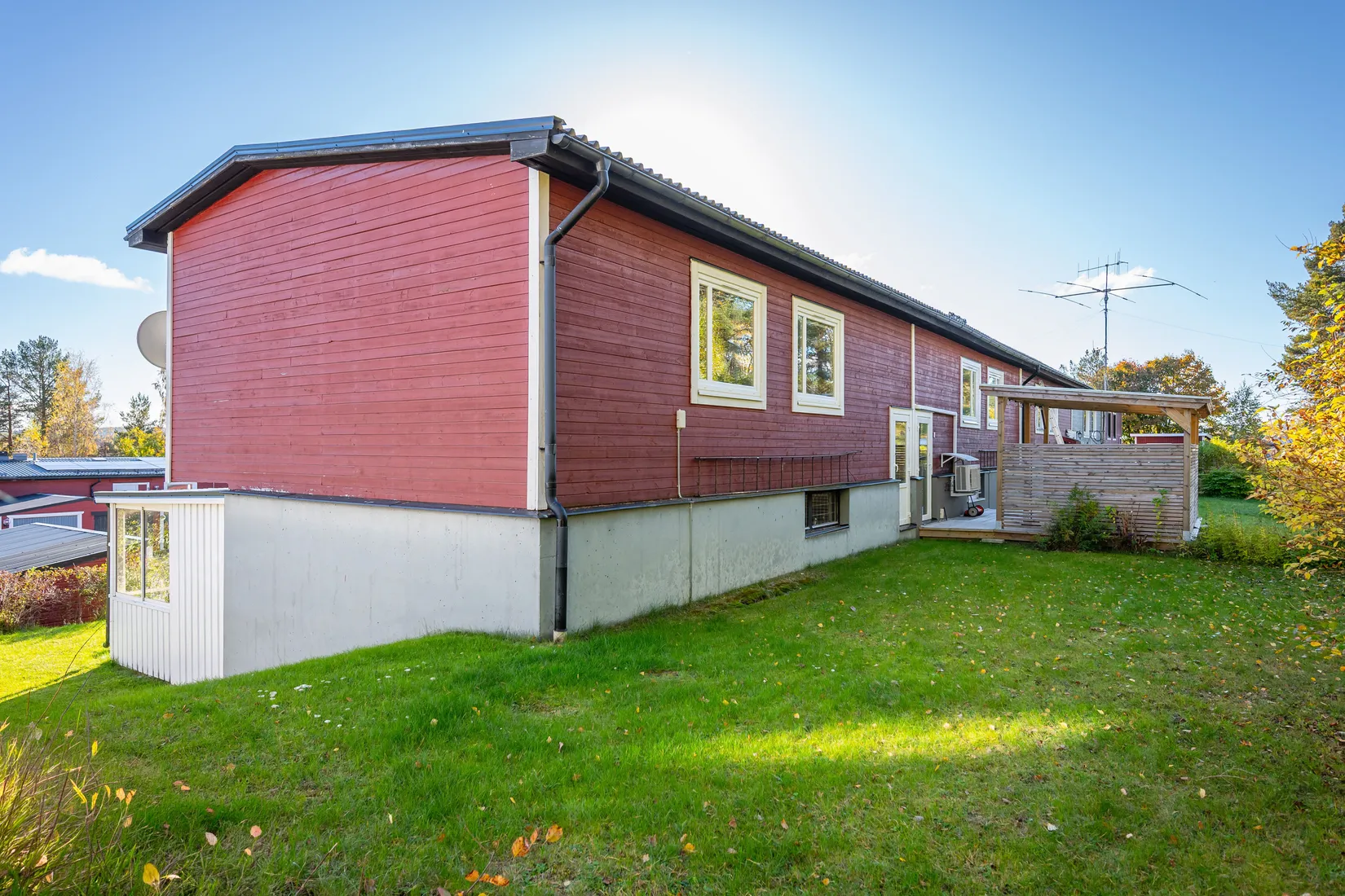 Radhus, Logevägen 9, Klockarberget, Sundsvall