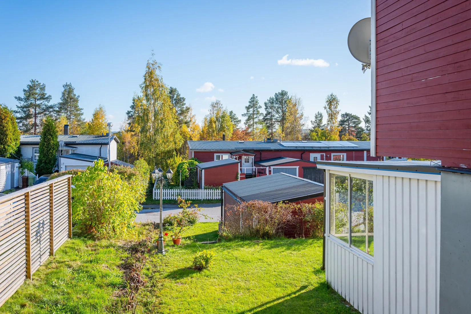 Radhus, Logevägen 9, Klockarberget, Sundsvall