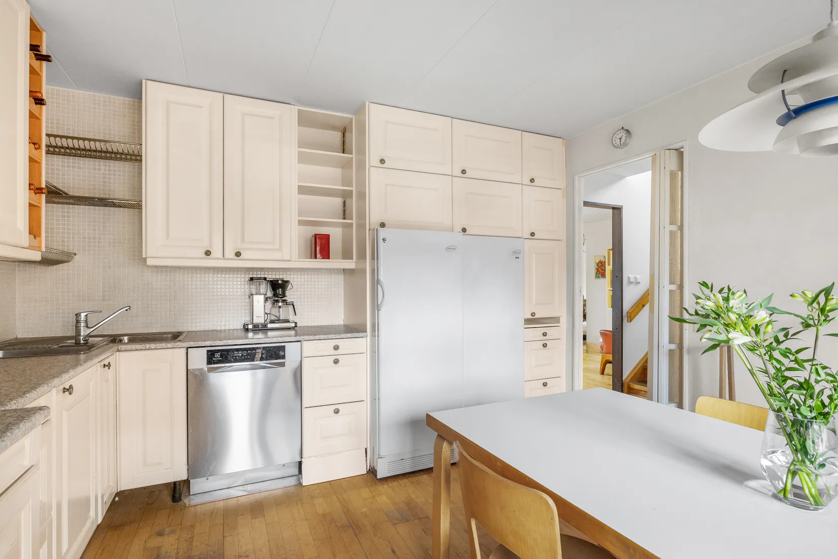 Radhus, Gyllenstiernas väg 18, Näsbypark, Täby