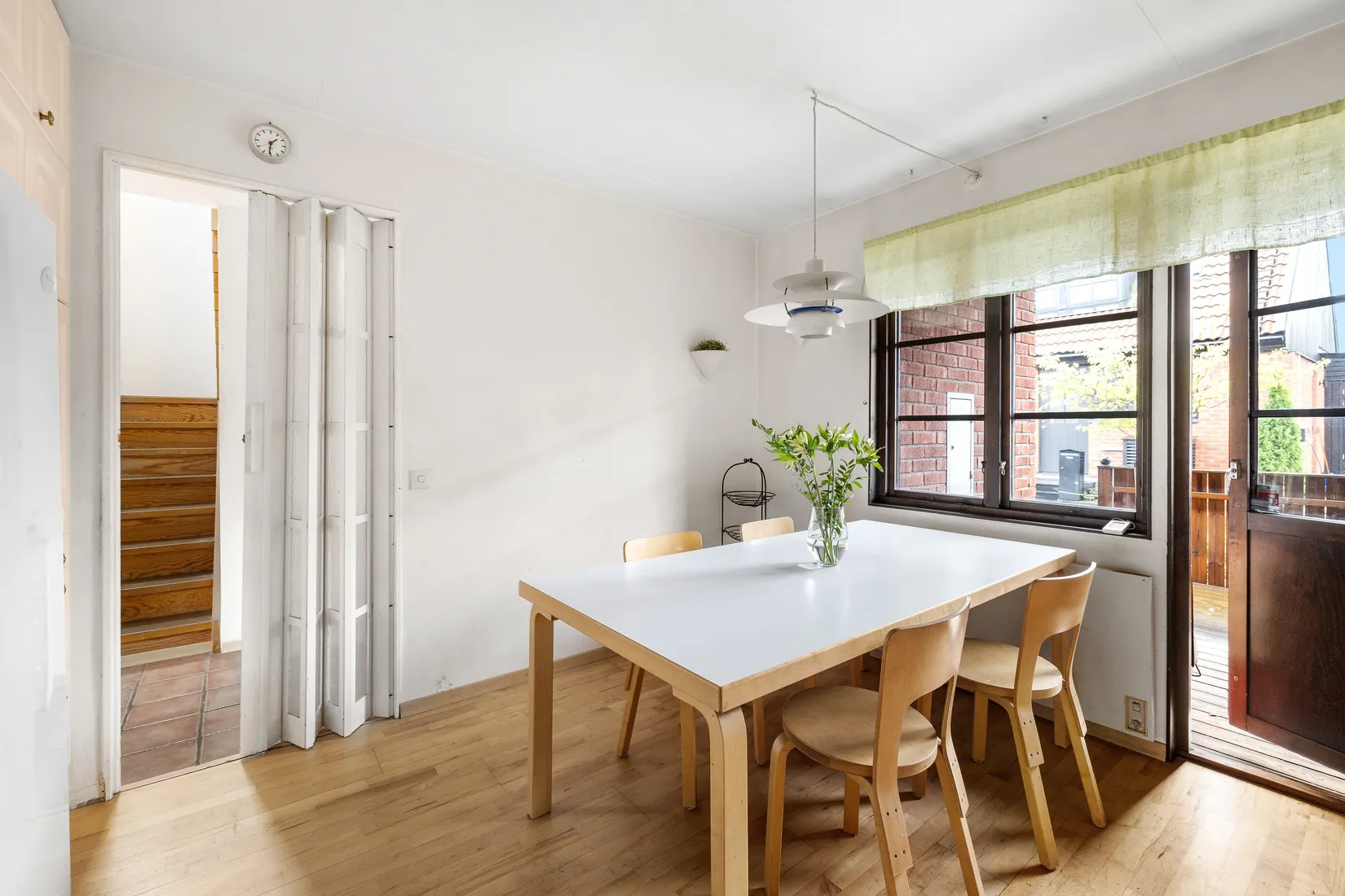 Radhus, Gyllenstiernas väg 18, Näsbypark, Täby