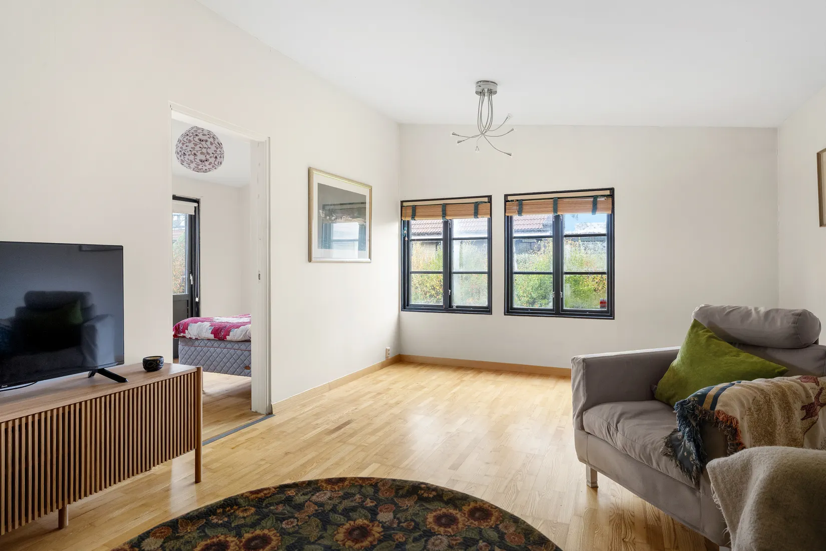 Radhus, Gyllenstiernas väg 18, Näsbypark, Täby