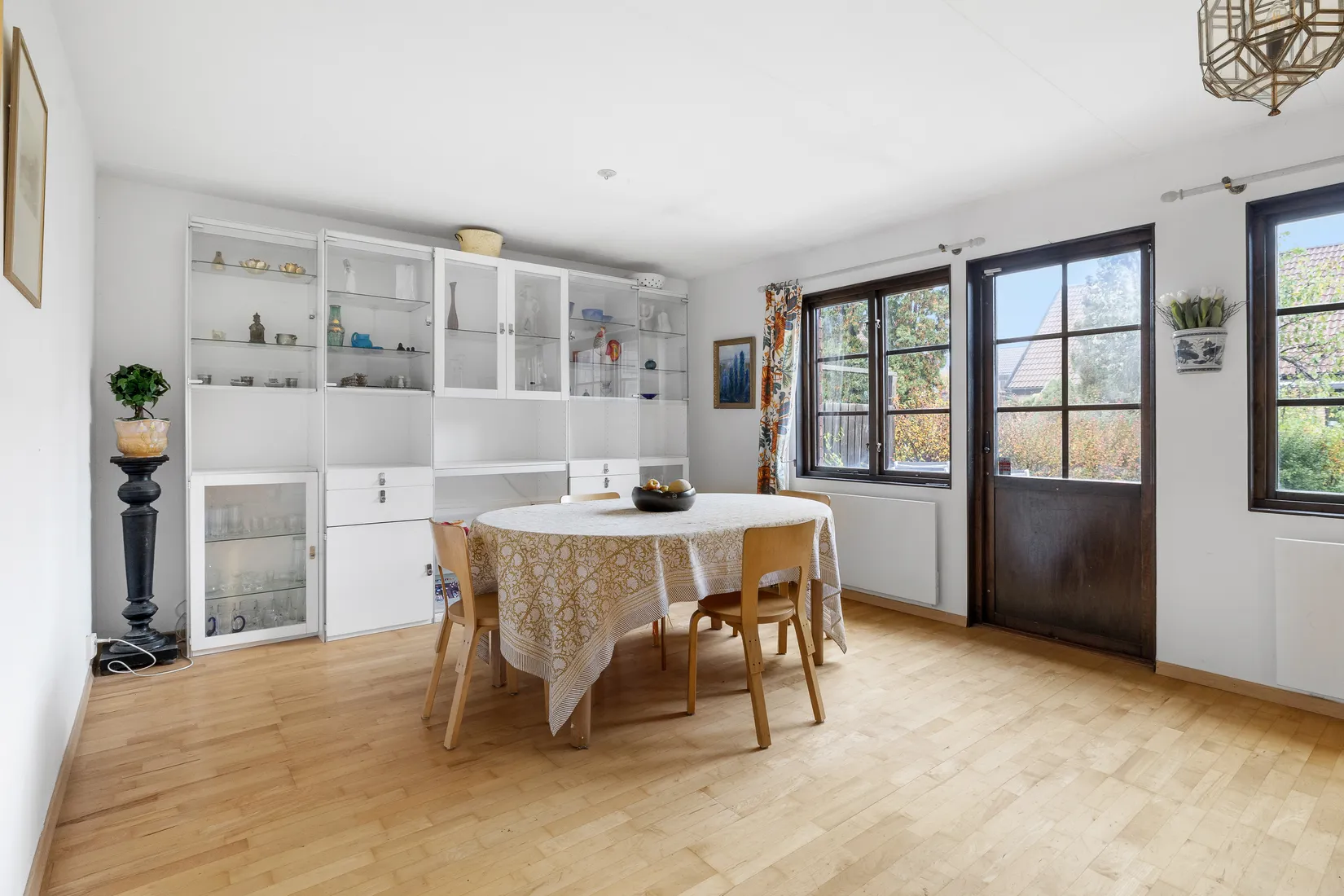 Radhus, Gyllenstiernas väg 18, Näsbypark, Täby