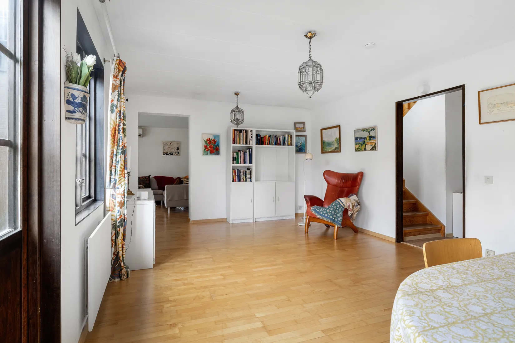 Radhus, Gyllenstiernas väg 18, Näsbypark, Täby