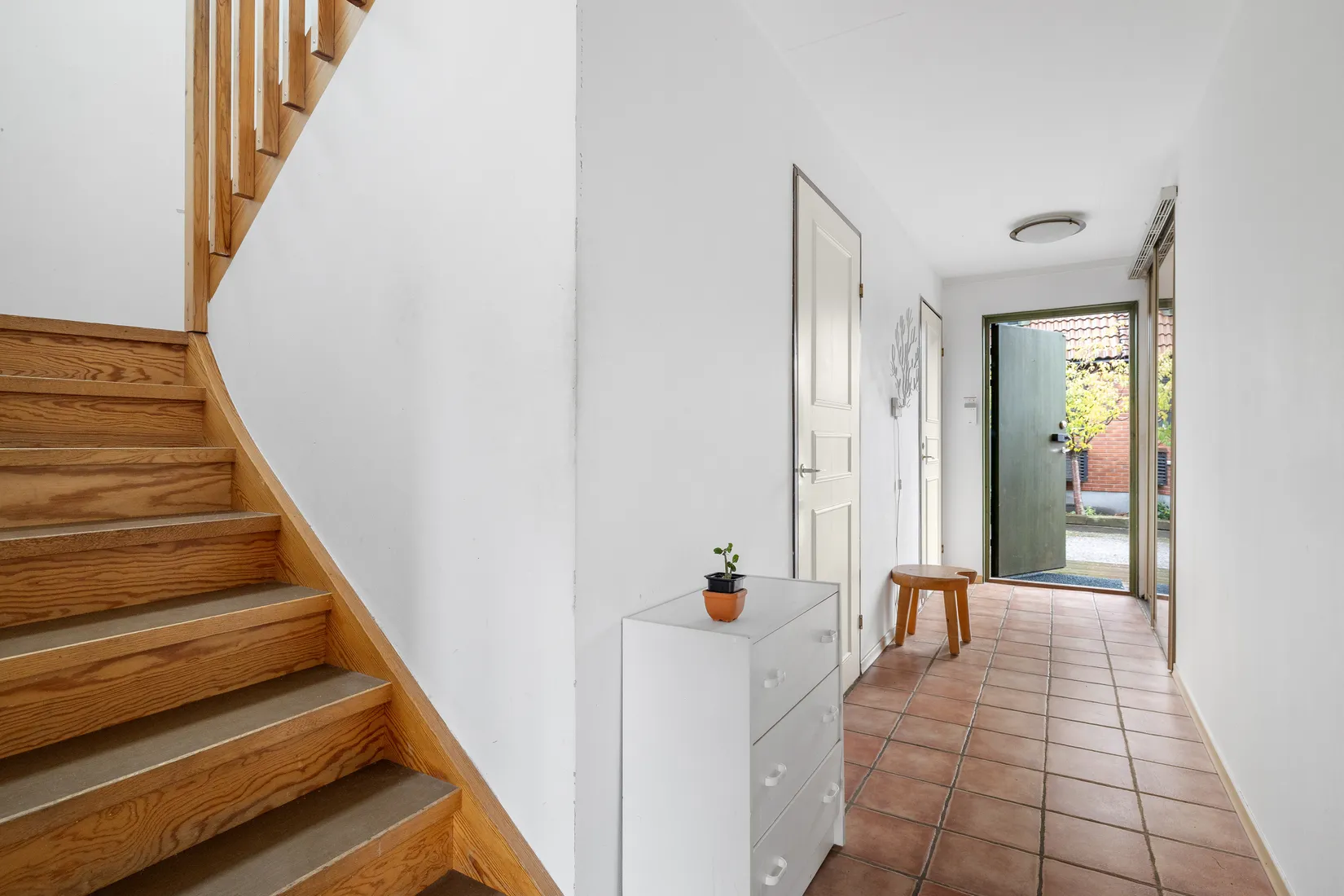 Radhus, Gyllenstiernas väg 18, Näsbypark, Täby