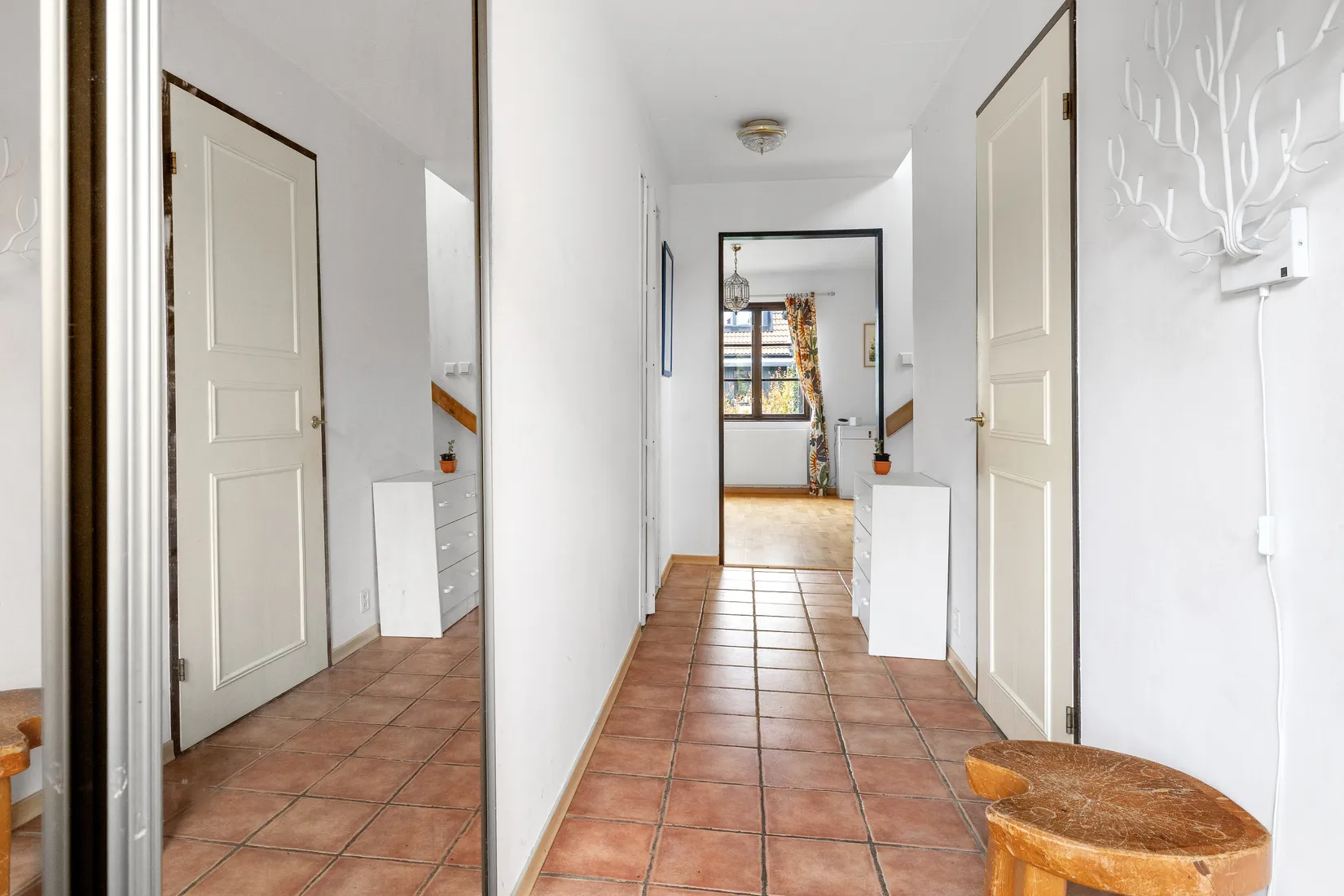 Radhus, Gyllenstiernas väg 18, Näsbypark, Täby
