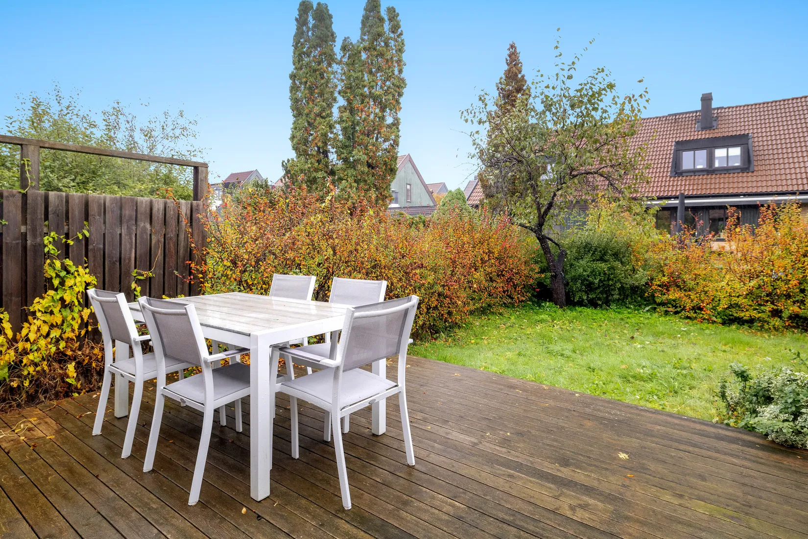 Radhus, Gyllenstiernas väg 18, Näsbypark, Täby