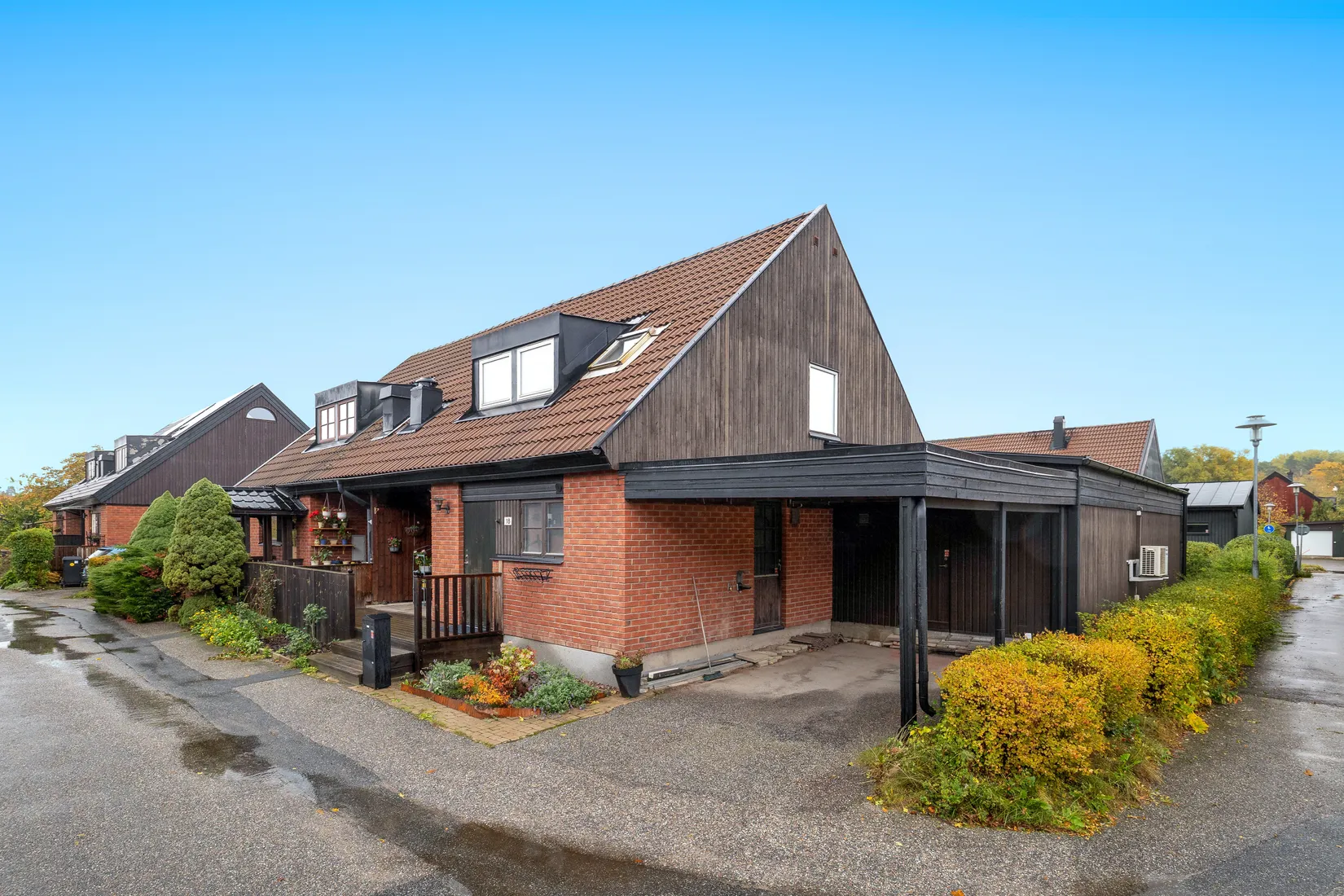 Radhus, Gyllenstiernas väg 18, Näsbypark, Täby