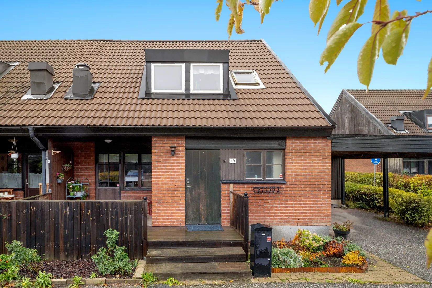 Radhus, Gyllenstiernas väg 18, Näsbypark, Täby