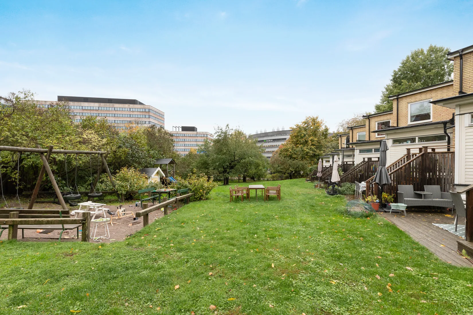 Radhus, Karolinska vägen 5, Karolinska, Solna