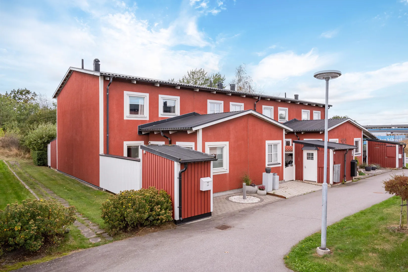 Radhus, Albert Engströms gata 60, Klockaretorpet, Norrköping