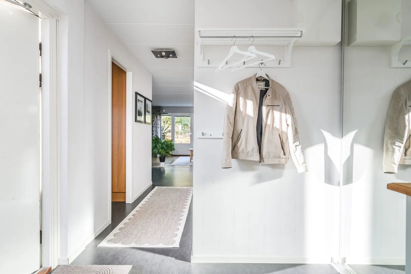 Radhus, Albert Engströms gata 60, Klockaretorpet, Norrköping