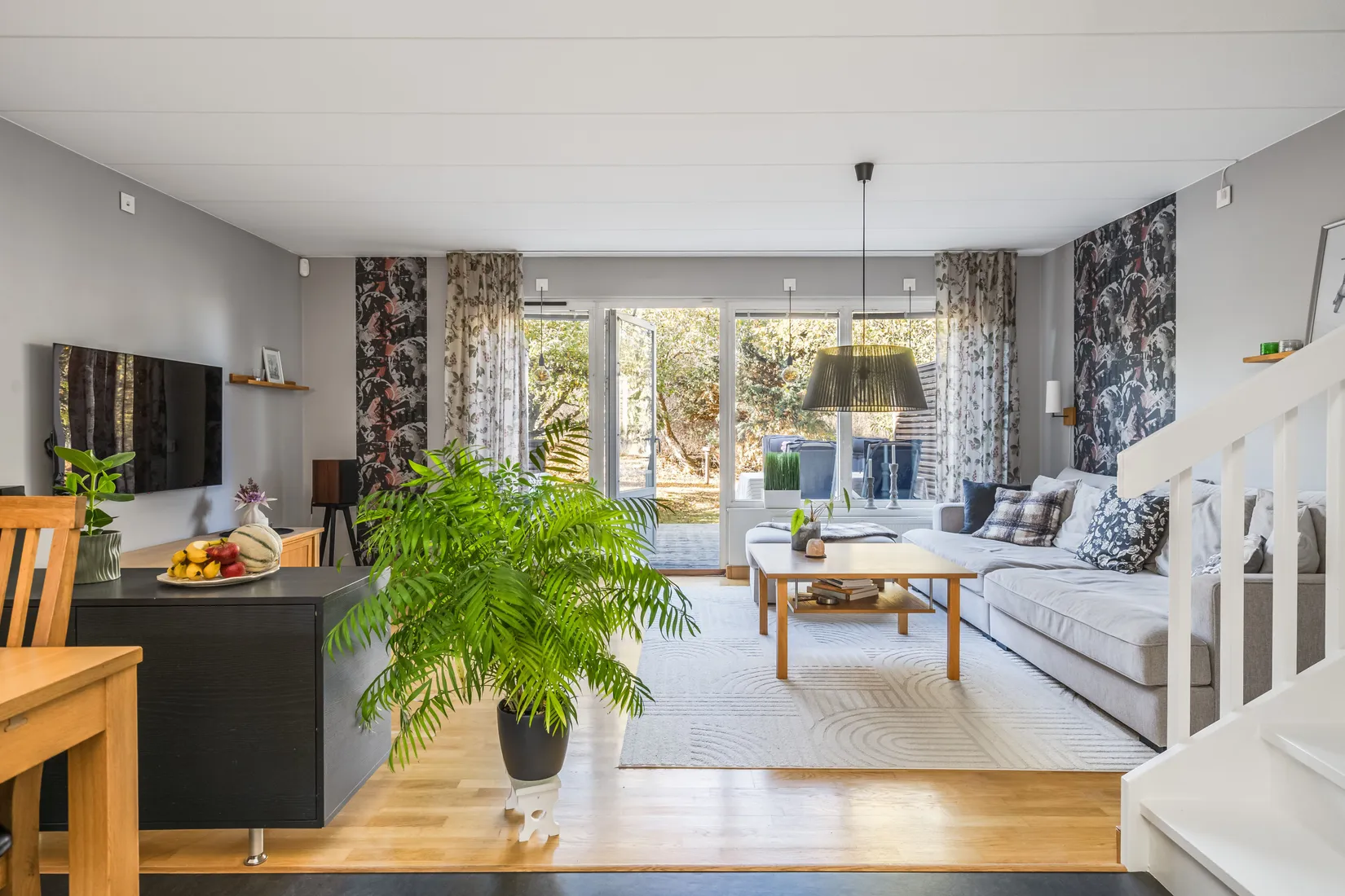 Radhus, Albert Engströms gata 60, Klockaretorpet, Norrköping