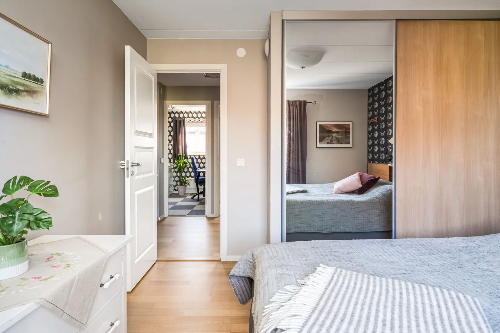 Radhus, Albert Engströms gata 60, Klockaretorpet, Norrköping